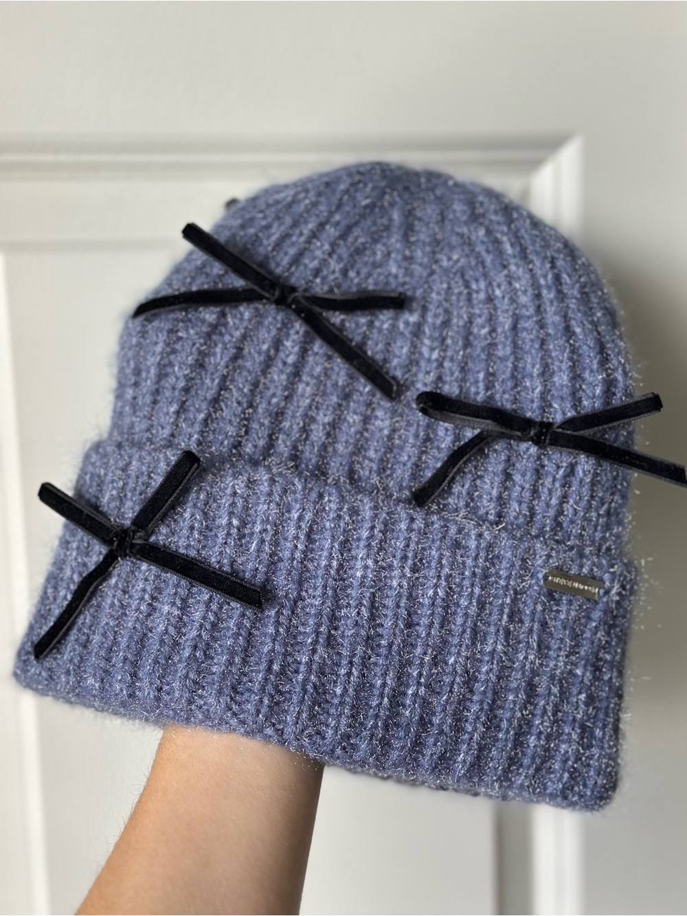 Steve Madden beanie with black bows